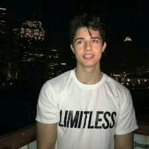 Meet your Posher, Dustin